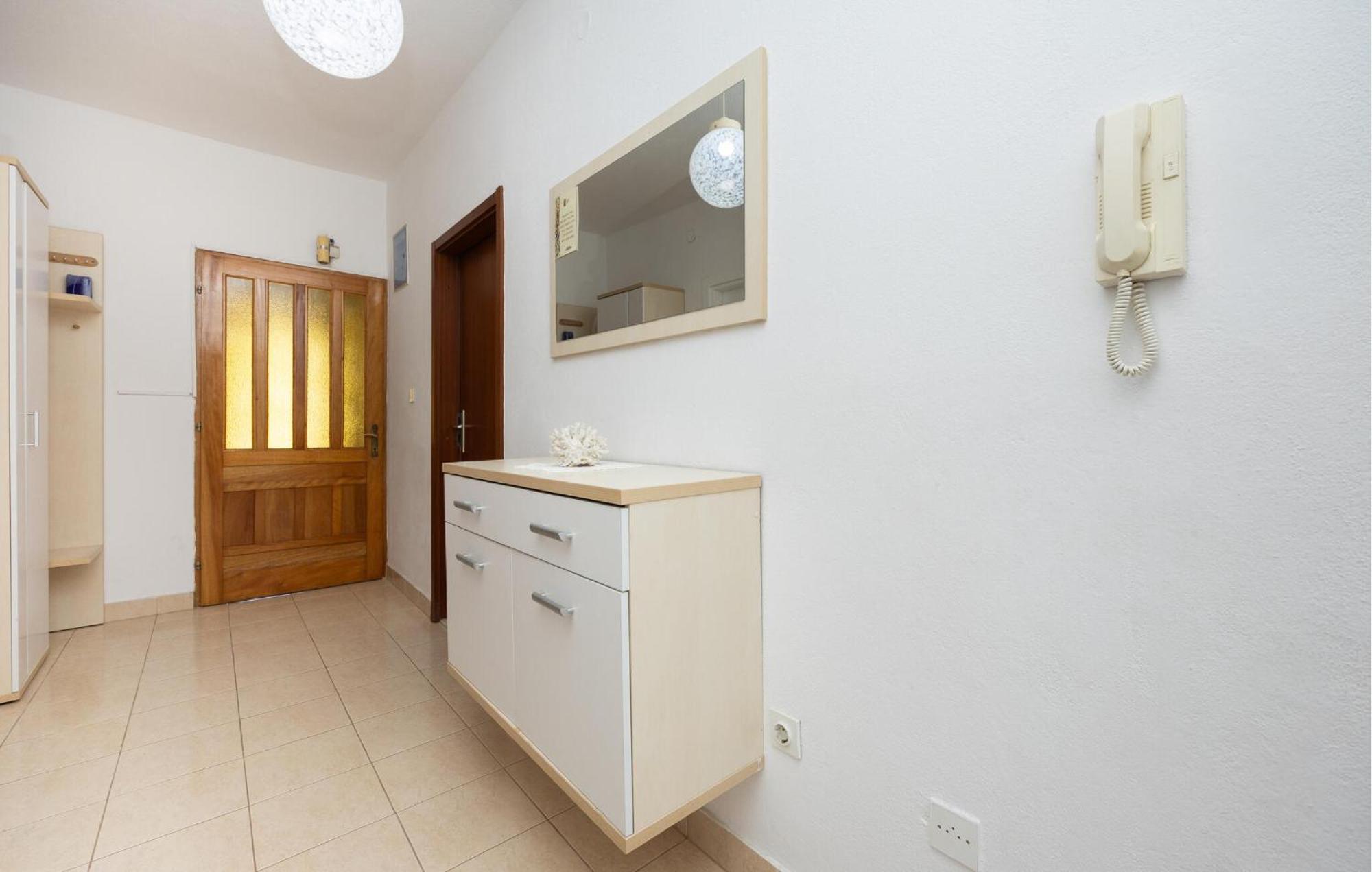 Beautiful Apartment In Trogir With Wifi ภายนอก รูปภาพ